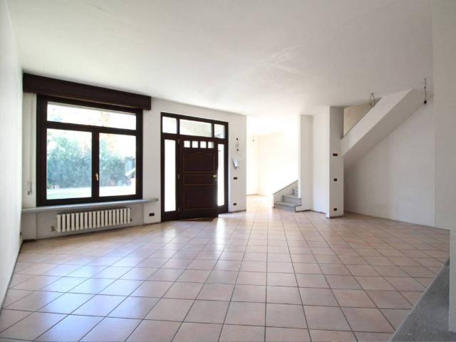 Casa indipendente in vendita a Varedo MB
