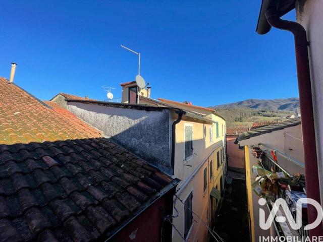 Casa indipendente in vendita a Varese Ligure