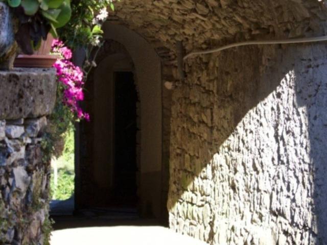 Casa indipendente in vendita a Varese Ligure SP