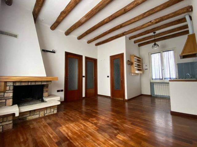 Casa indipendente in vendita a Varese Ligure SP