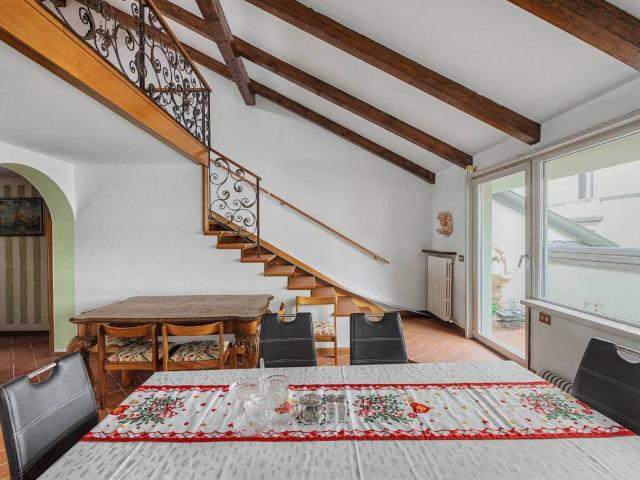 Casa indipendente in vendita a Varese VA
