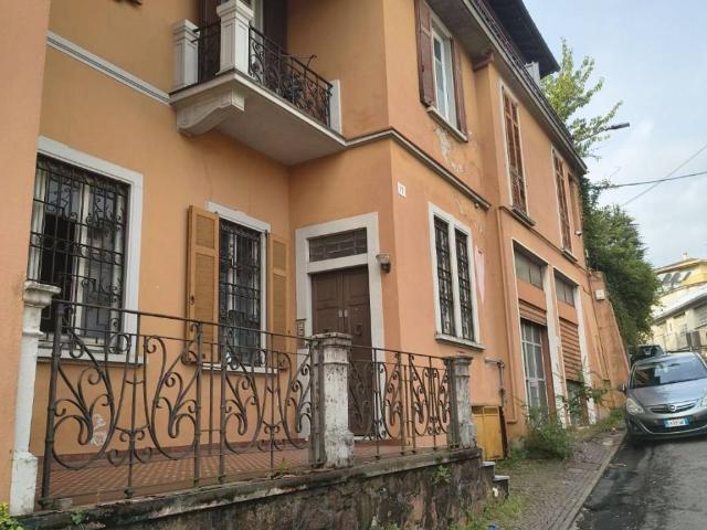 Casa indipendente in vendita a Varese VA