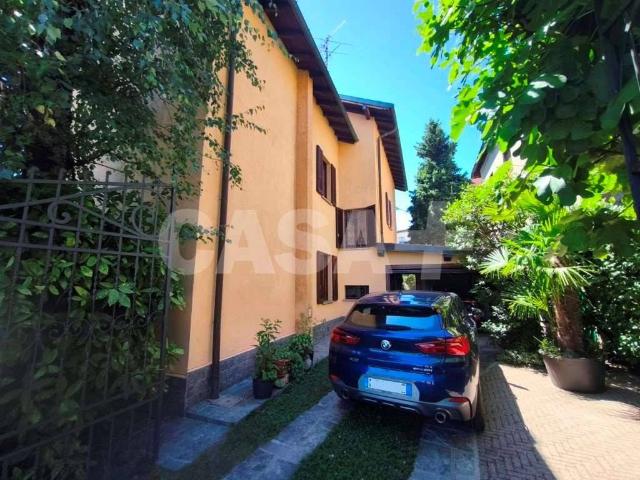 Casa indipendente in vendita a Varese VA