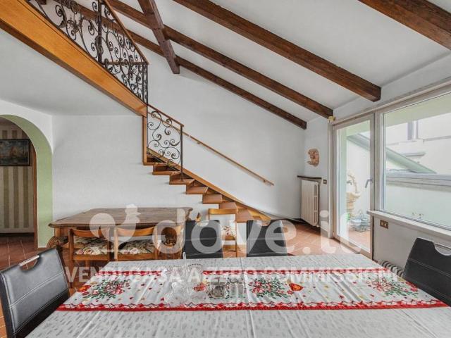 Casa indipendente in vendita a Varese VA