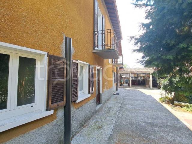 Casa indipendente in vendita a Varese via Pietro Micca, 15, Casbeno