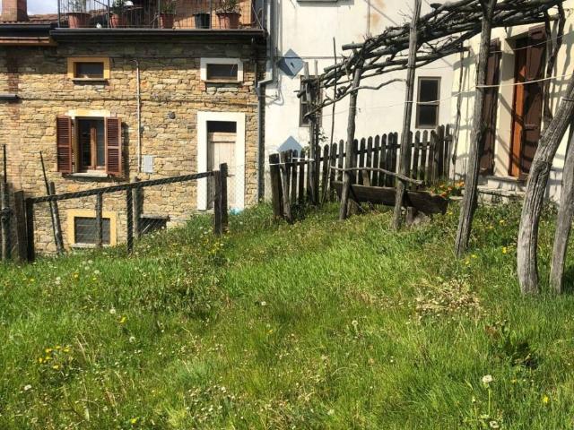 Casa indipendente in vendita a Varsi PR