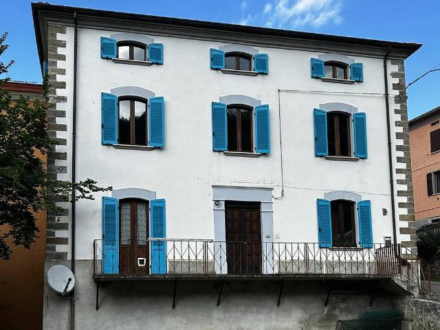 Casa indipendente in vendita a Varsi PR
