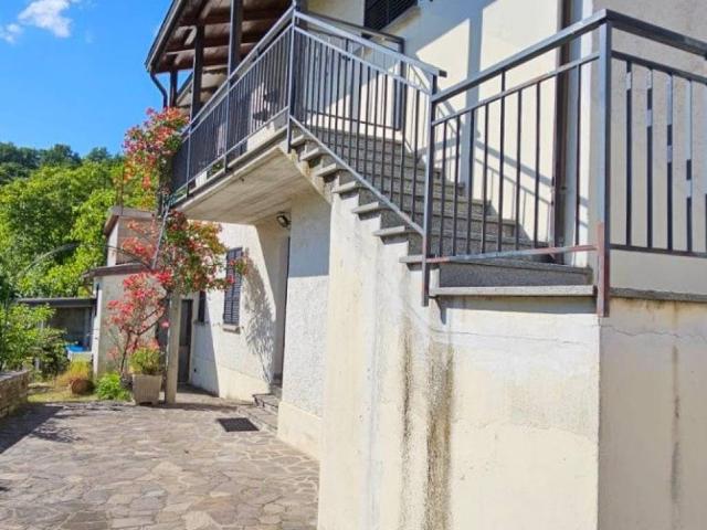 Casa indipendente in vendita a Varsi PR