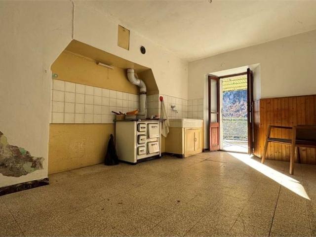Casa indipendente in vendita a Varzo VB
