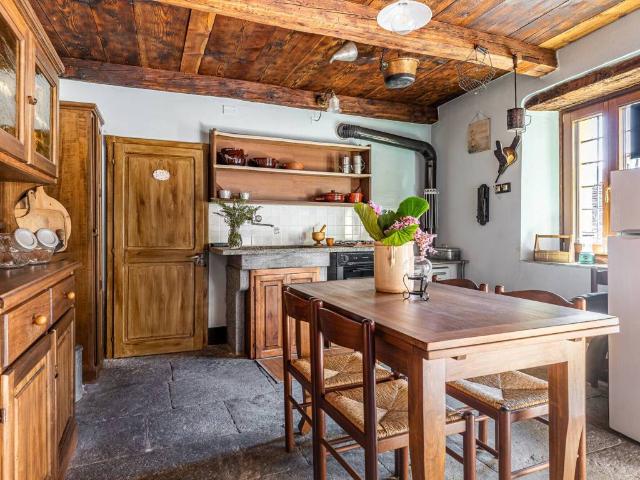 Casa indipendente in vendita a Varzo VB