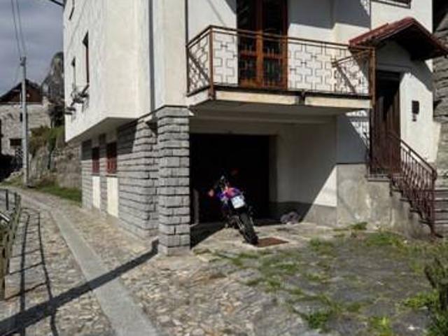 Casa indipendente in vendita a Varzo VB