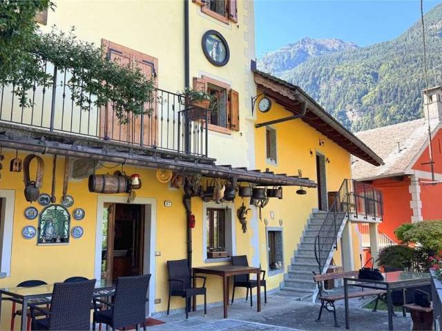 Casa indipendente in vendita a Varzo VB