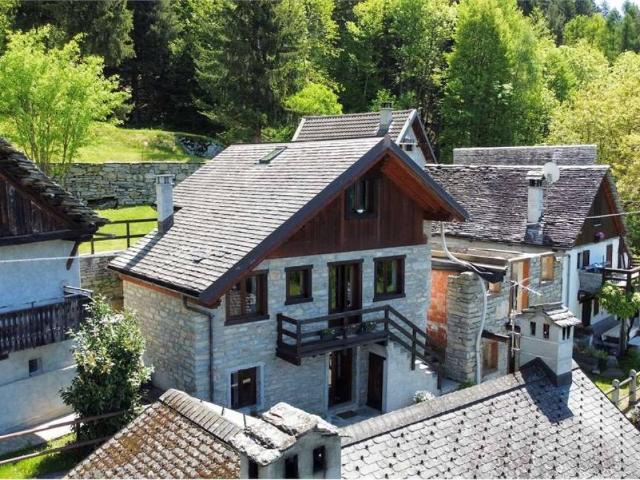 Casa indipendente in vendita a Varzo VB