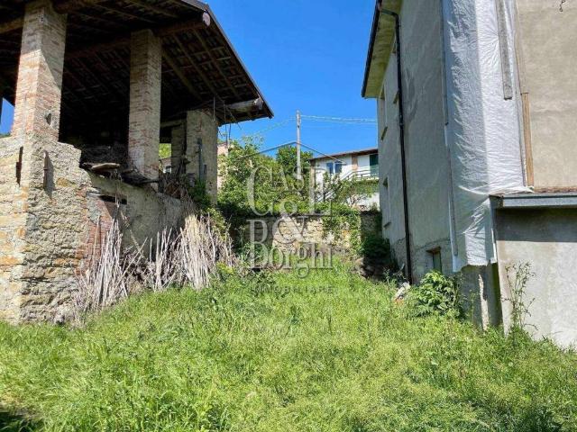 Casa indipendente in vendita a Varzi PV