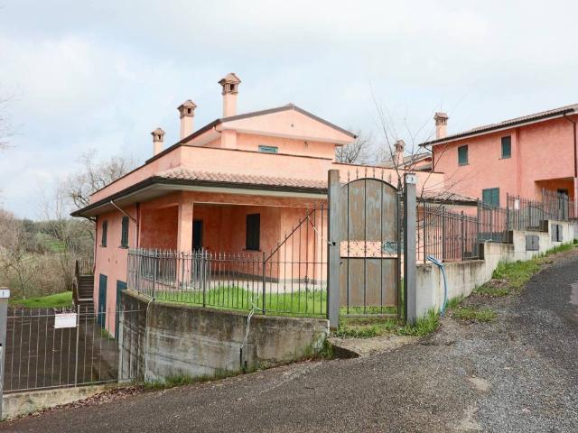 Casa indipendente in vendita a Vetralla VT