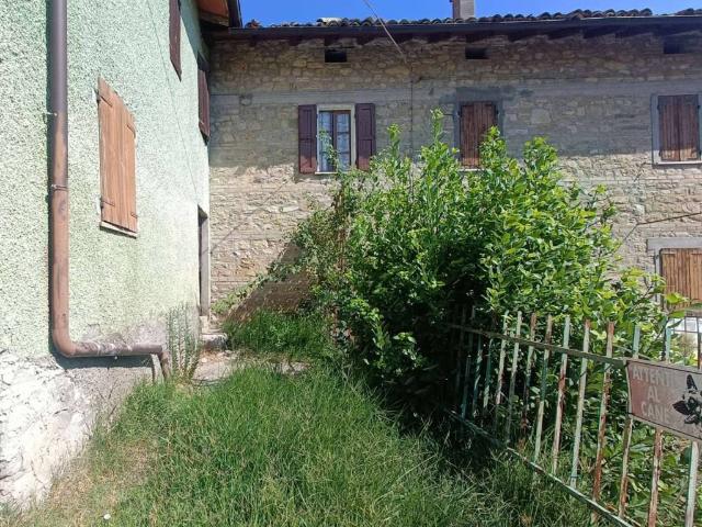 Casa indipendente in vendita a Vetto RE