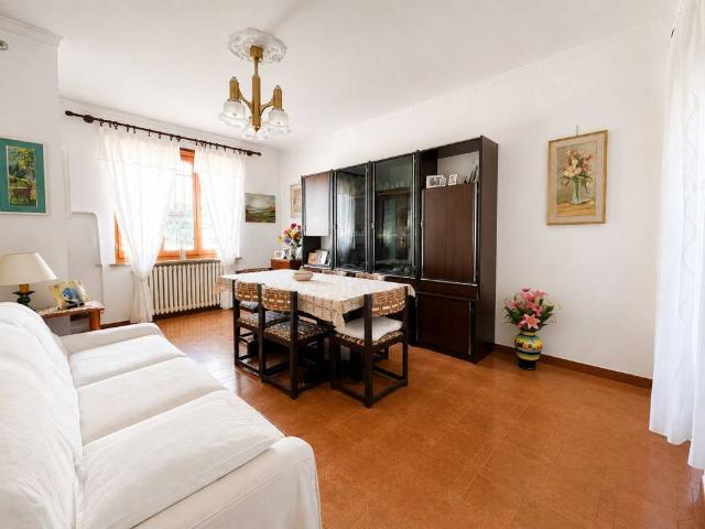 Casa indipendente in vendita a Vezza d'Alba CN