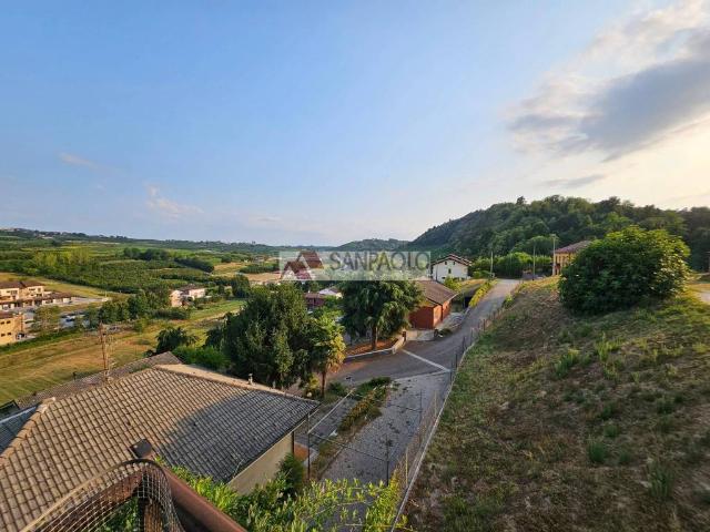 Casa indipendente in vendita a Vezza d'Alba CN