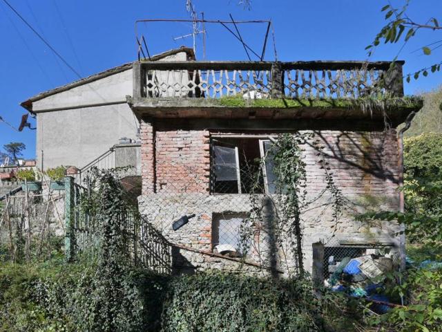 Casa indipendente in vendita a Vezzano Ligure SP