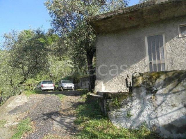 Casa indipendente in vendita a Vezzano Ligure SP