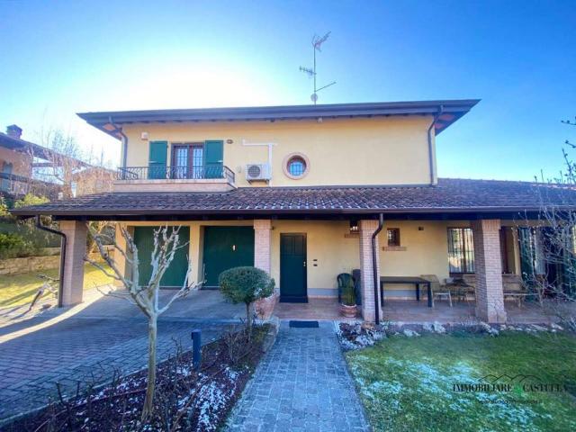 Casa indipendente in vendita a Vezzano sul Crostolo RE