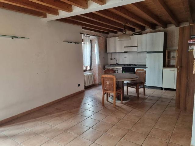 Casa indipendente in vendita a Vezzano sul Crostolo RE