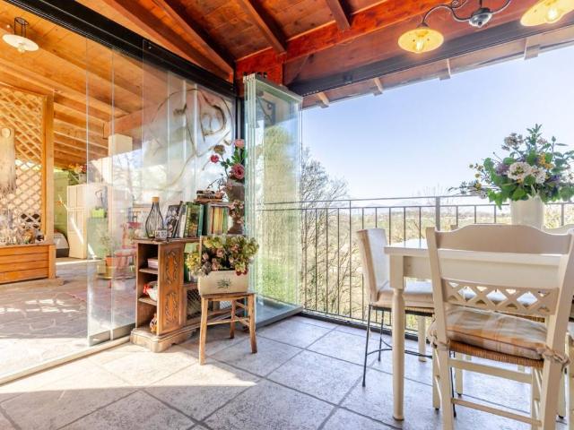 Casa indipendente in vendita a Vedano Olona VA