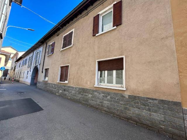 Casa indipendente in vendita a Vedano Olona VA
