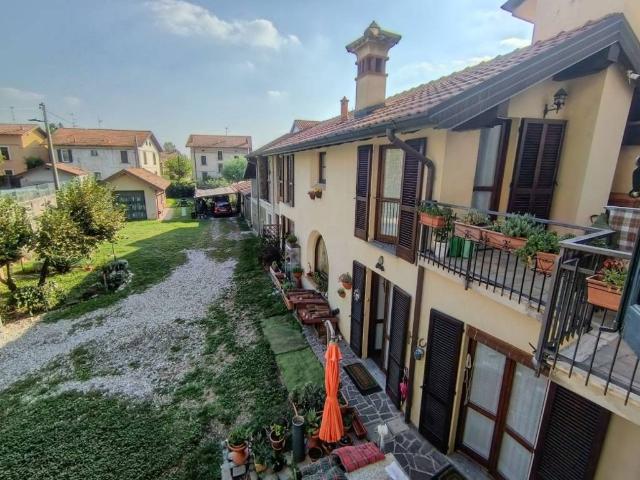 Casa indipendente in vendita a Vedano Olona VA