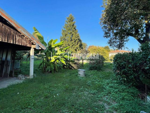 Casa indipendente in vendita a Vedano Olona VA