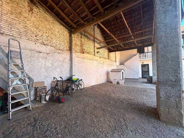 Casa indipendente in vendita a Vedano Olona VA