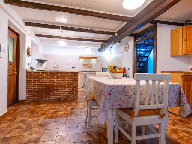 Casa indipendente in vendita a Veglio BI