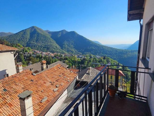 Casa indipendente in vendita a Veleso CO