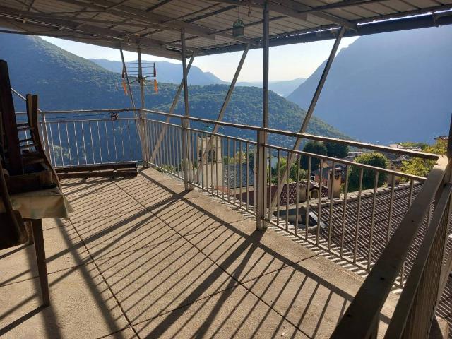 Casa indipendente in vendita a Veleso CO