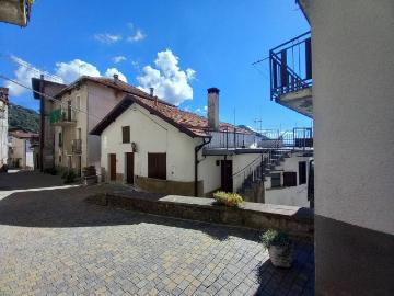 Casa indipendente in vendita a Veleso CO