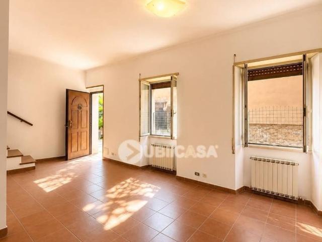 Casa indipendente in vendita a Velletri RM