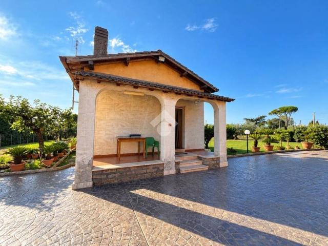 Casa indipendente in vendita a Velletri RM
