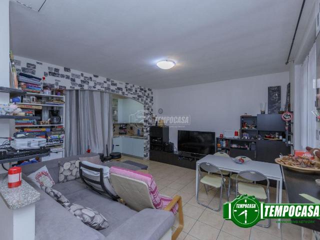 Casa indipendente in vendita a Vellezzo Bellini