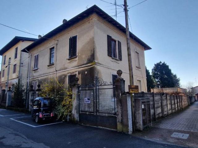 Casa indipendente in vendita a Venegono Superiore VA