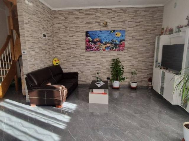 Casa indipendente in vendita a Venegono Superiore VA