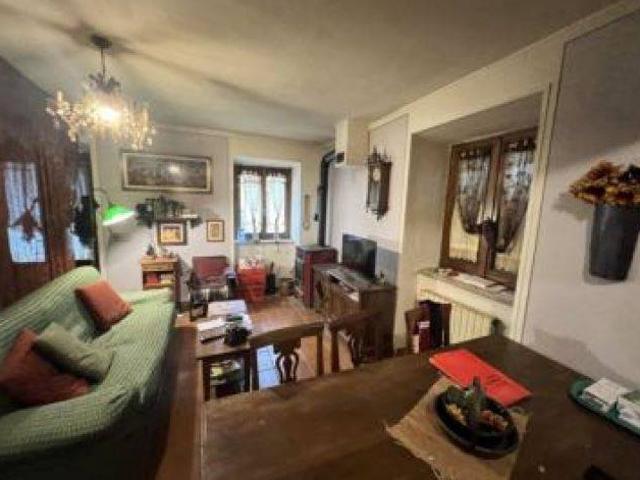 Casa indipendente in vendita a Ventasso RE