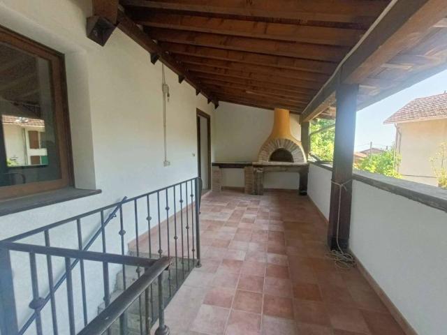 Casa indipendente in vendita a Ventasso RE