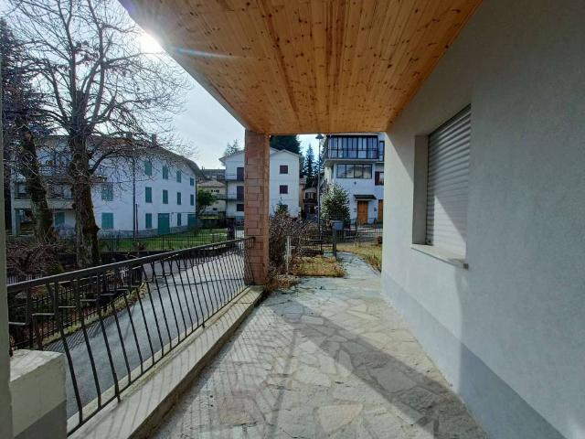 Casa indipendente in vendita a Ventasso RE