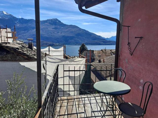 Casa indipendente in vendita a Vercana CO
