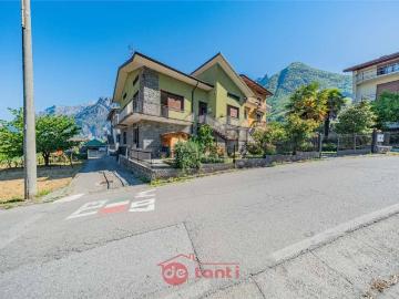 Casa indipendente in vendita a Verceia SO