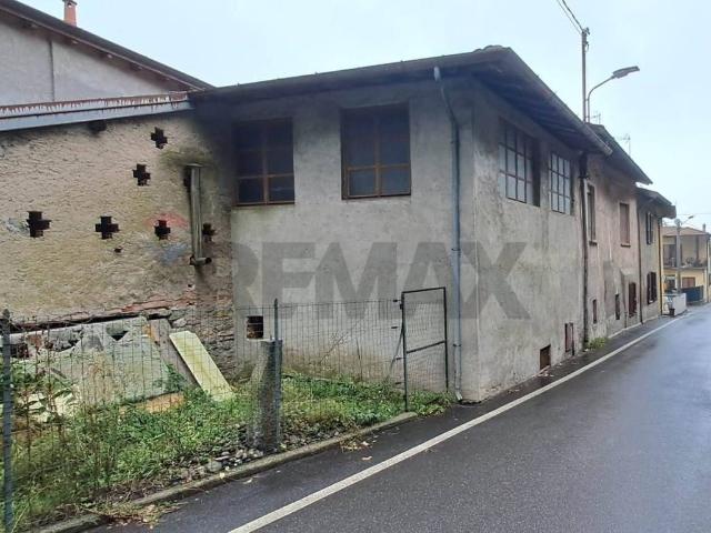 Casa indipendente in vendita a Vergiate VA