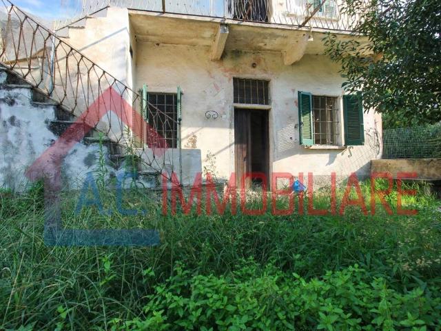 Casa indipendente in vendita a Vergiate VA