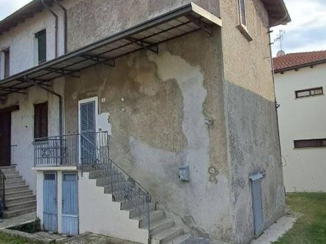 Casa indipendente in vendita a Vergiate VA