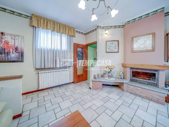 Casa indipendente in vendita a Vergiate VA