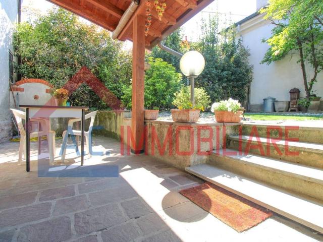 Casa indipendente in vendita a Vergiate VA